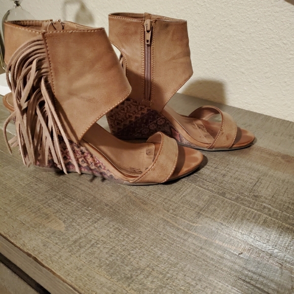 Aztec inspired shoes - Picture 2 of 2